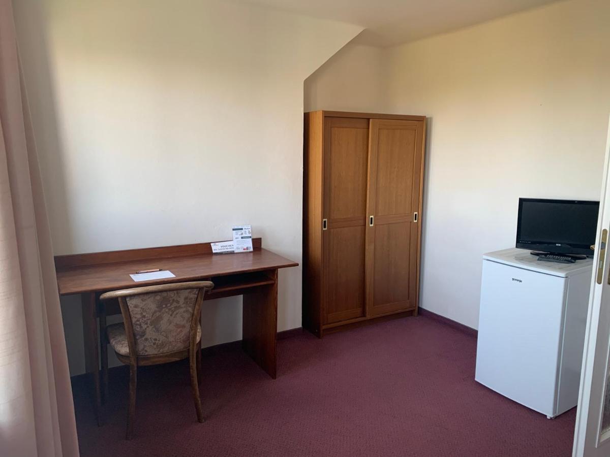 Hotel-Pension Kamyk Prague Extérieur photo