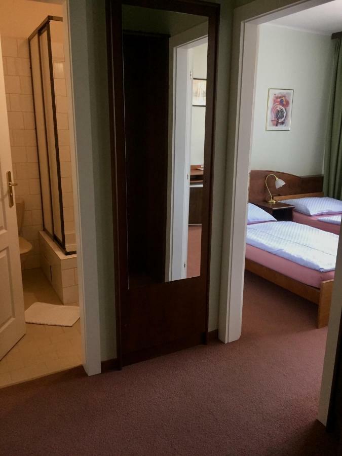 Hotel-Pension Kamyk Prague Extérieur photo