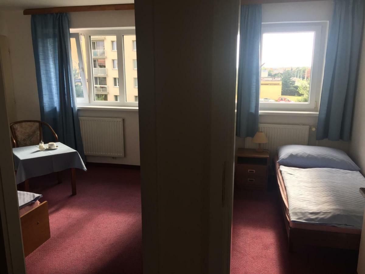 Hotel-Pension Kamyk Prague Extérieur photo